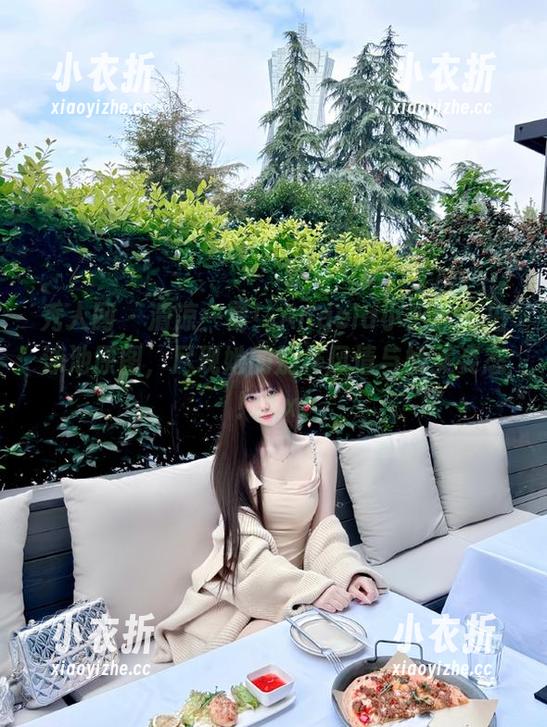 秀人网 - 清凉一夏！Angela小热巴私拍泳池原图，尽现她的别样风情与娇美姿态！.txt