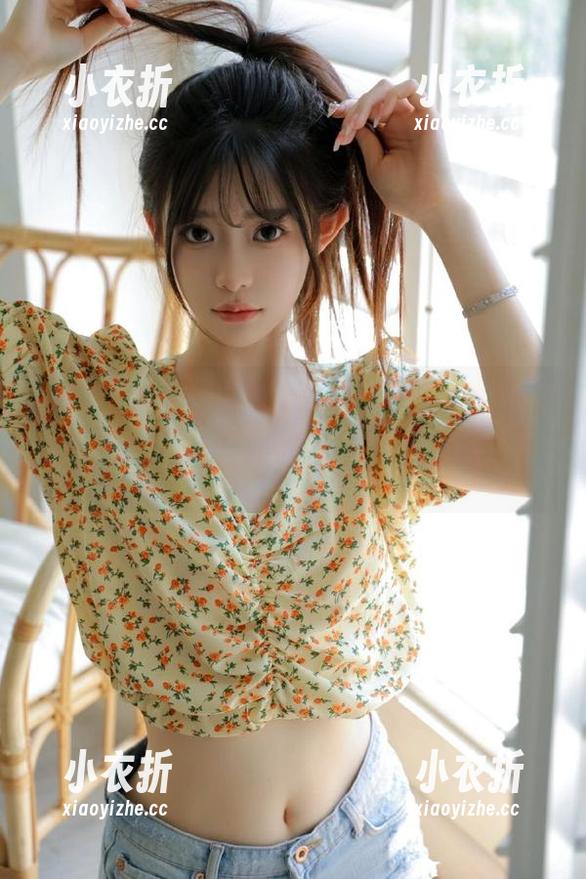 秀人网 - 制服也能有春天！Manuela玛鲁娜的写真分享让你开启新的幻想之旅！.txt