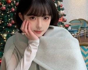 秀人网 – 引领潮流的laura阿姣最新内衣写真，展现她独特的风格和个性魅力.txt