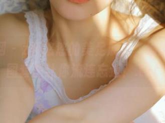 秀人网 – z杯悠悠的美足展示，细腻的美图套图让你流连忘返！.txt