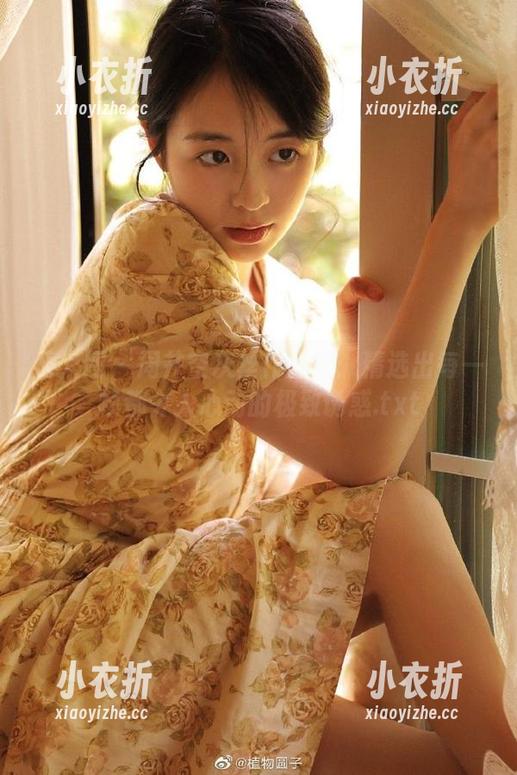 秀人网 - 周井空灰丝作品集：精选出每一帧都令人心动的极致诱惑.txt
