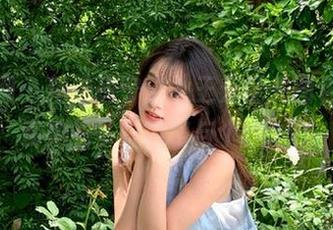 秀人网 – 精选唐宁宁女王无圣光图包，探索她的多样风格与个性.txt