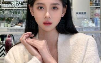 秀人网 – 娜露浴室私拍写真，唤醒你心底的柔美与梦想.txt