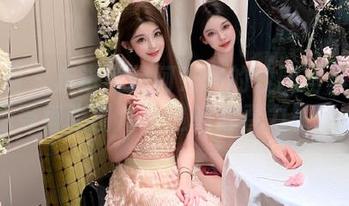秀人网 – 走进就是阿朱啊的校园写真世界，感受每张图片传递的青春力量！.txt