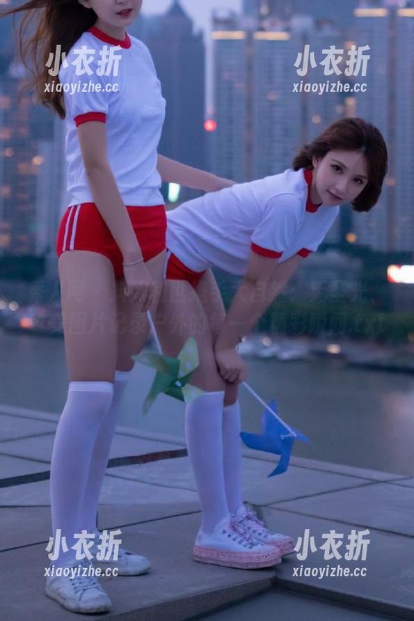 秀人网 - 抖娘利世携手大自然：无圣光、唯美图片记录户外的每一个精彩瞬间.txt