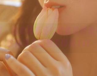 秀人网 – 精美高清杨欣欣套装图集：领略时尚博主的魅力瞬间.txt