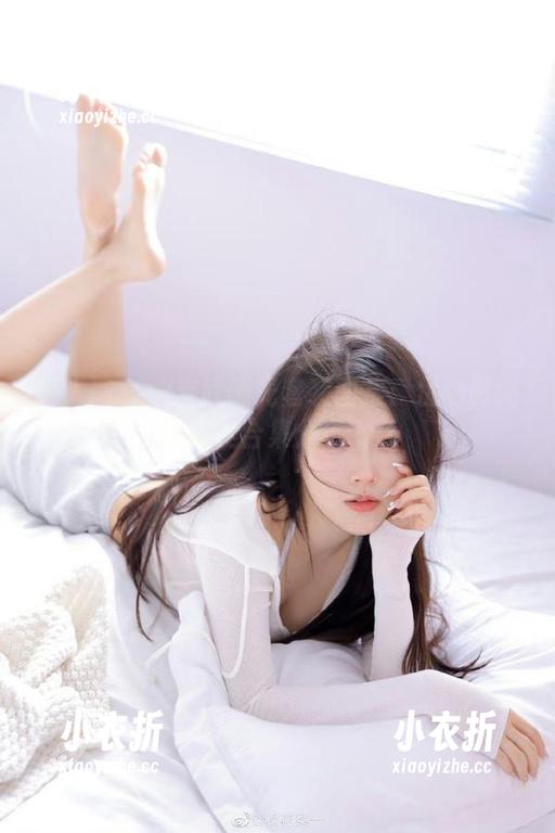 秀人网-沈欢欣 秀人网 - 沈欢欣哑光套装图集:优雅时尚的完美合集分享.txt