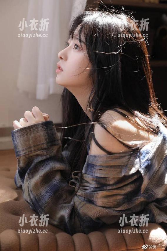 秀人网 - 熊小诺的比基尼写真分享，展现夏日阳光下的迷人风采.txt