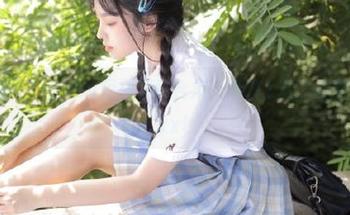 秀人网 – 狐小妖Baby短裙写真合集：展现个性，演绎独特风格.txt