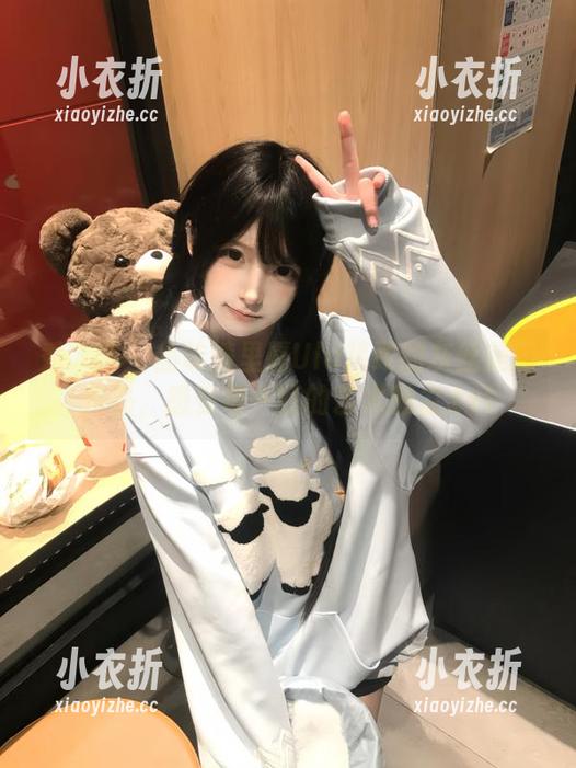 秀人网 - 品味绮里嘉Ula精致的灰丝美图作品，感受每一帧的艺术魅力.txt