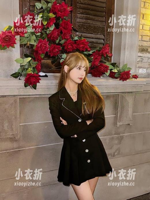 秀人网 - 颜浅浅Cindy办公室写真在线展示，丰富图片记录她的精彩瞬间.txt