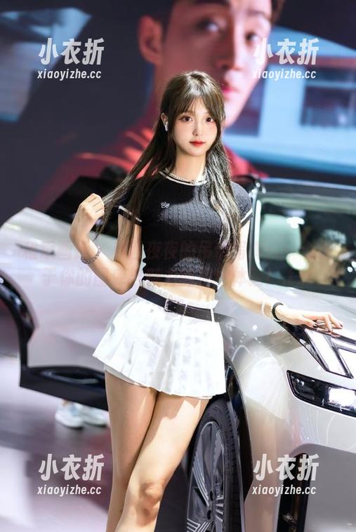 稚乖画册 - 赤西夜夜的吊带写真：一个属于你的图库与魅力的视觉体验！.txt