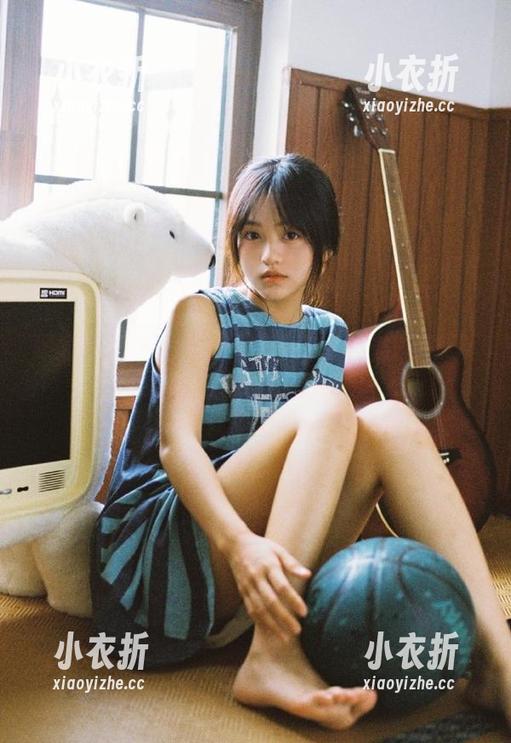 紧急企划 - 小恩用校服写真讲述校园故事，快来下载这份美丽的纪念！.txt
