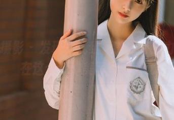 纳丝摄影 – 发现仙儿红裙的独特魅力，尽在这个梦幻美图图集.txt
