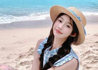 美媛馆 – Cris_卓娅祺最新睡衣写真原图分享，免费下载，穿越梦幻世界！.txt
