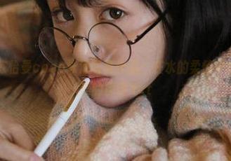 美媛馆 – 陈怡曼coco泳池写真作品：在水的柔情中绽放女性之美的自信.txt