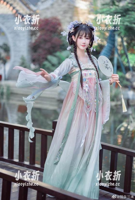 唤醒你的感官，观看羽生三未的胡狼写真合集，尽享轻松与艺术的交汇瞬间.txt