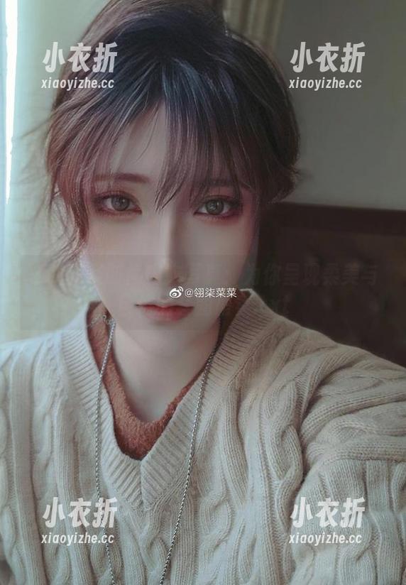 翎柒菜菜时尚内衣写真：为你呈现柔美与自信的套图盛宴.txt