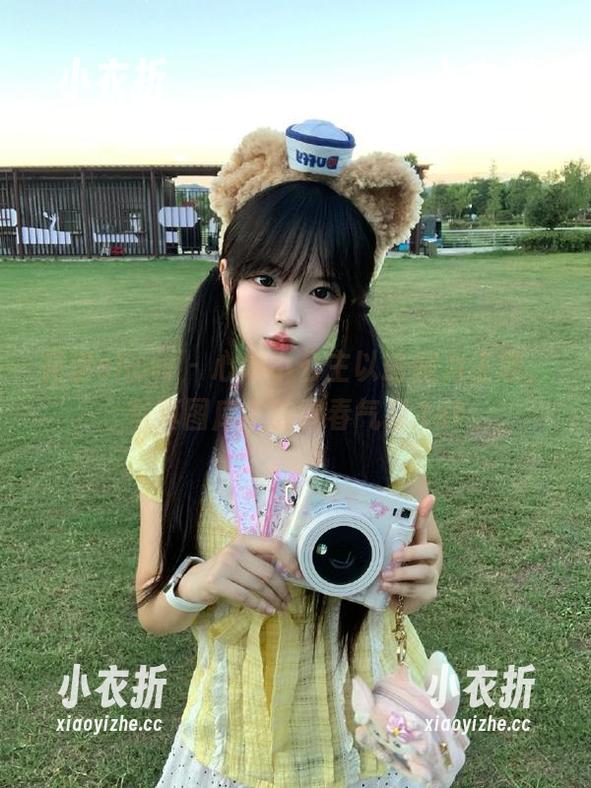 花漾show - 心妍小公主以瑜伽为主题，写真图库中的青春气息.txt