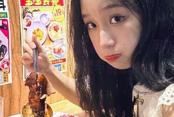 蜜桃社 – 杏子的浴缸私房图集：用影像展现生活的细腻与情感.txt