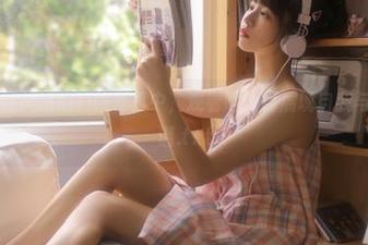蜜桃社 – 在美绪的豹纹写真中，观看她如何展现自我与自然的和谐.txt