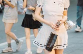 袜涩 – 探索刘哈哈的丝袜魅力：胡同写真合集，网盘直达，别错过！.txt