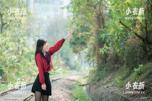 西瓜少女 西瓜少女美脚私房秀:当美丽遇上搞笑,脚趾也能成明星!.txt