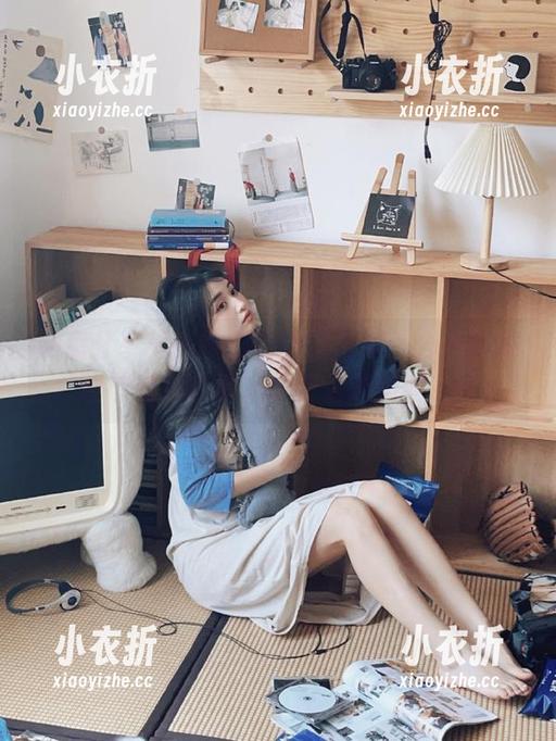 网盘分享见新摄影的独特视角：公园校服棉袜裸足写真记录特别的瞬间.txt