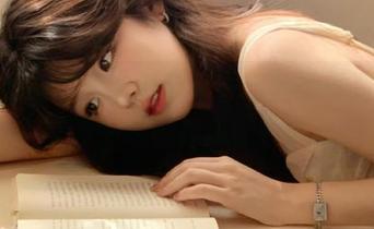 轻兰映画性感资源分享：黑丝学妹图包，带你领略别样风情！.txt