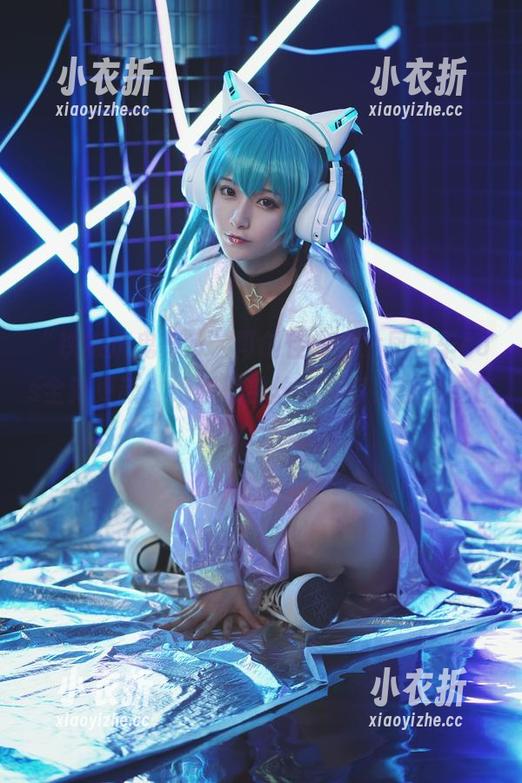 “铁板烧鬼舞w”再创佳作，大凤机车cos全新更新，绝对是粉丝们不容错过的杰作！.txt