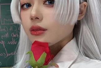 阿九从不咕咕(九言)泳池写真精选：从水面到心间的轻松与快乐，摄影师的独特视角.txt