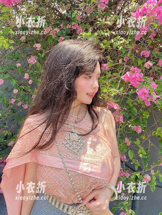 阿寨寨引领时尚潮流，《吊带袜》原图及图集合你无尽的幻想.txt