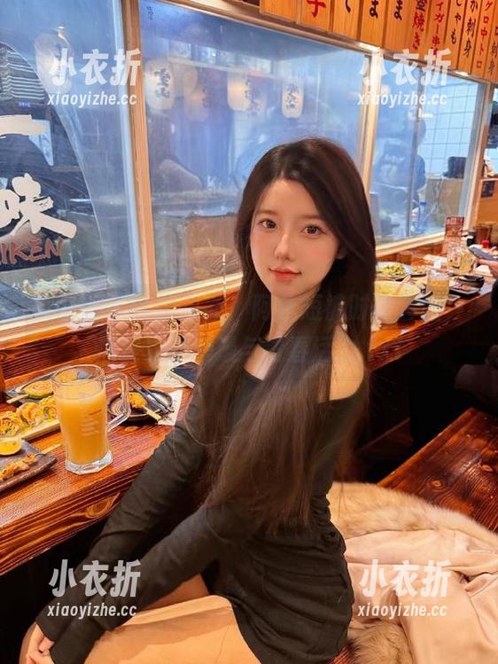 微密圈 - 全新更新！阿色短裤时尚套图，捕捉夏季浪漫与青春活力.txt