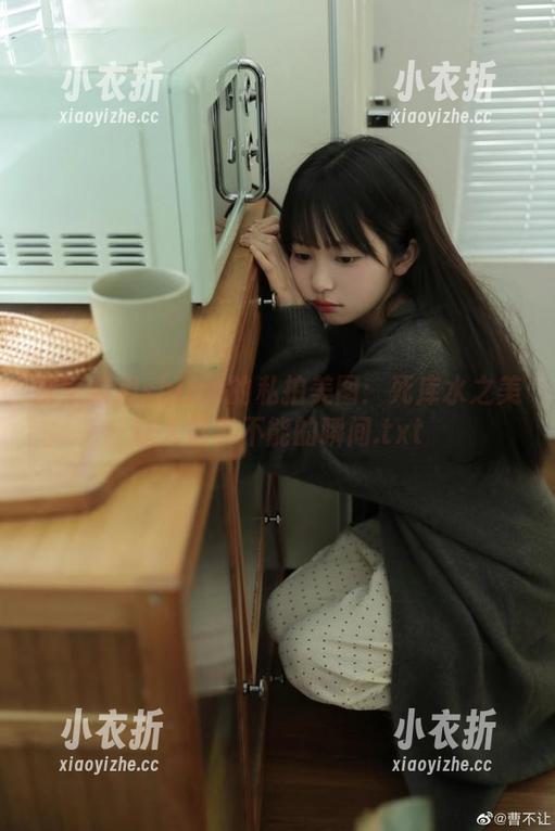 霜月shimo 探索霜月shimo的私拍美图:死库水之美让人欲罢不能的瞬间.txt