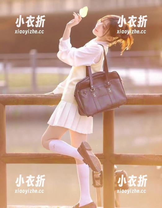 青豆客 - 沈梦瑶_Gcat在线写真分享：牛仔裤与时尚的完美碰撞，照亮你的眼睛！.txt