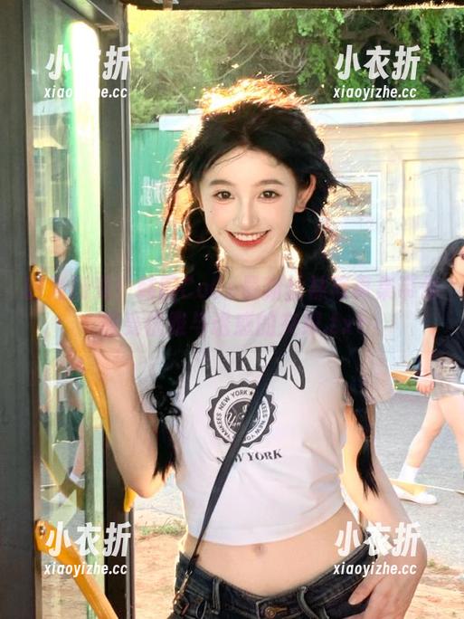 时尚新宠！韩国CoCo最新丝袜写真集带你感受优雅与诱惑的交织.txt
