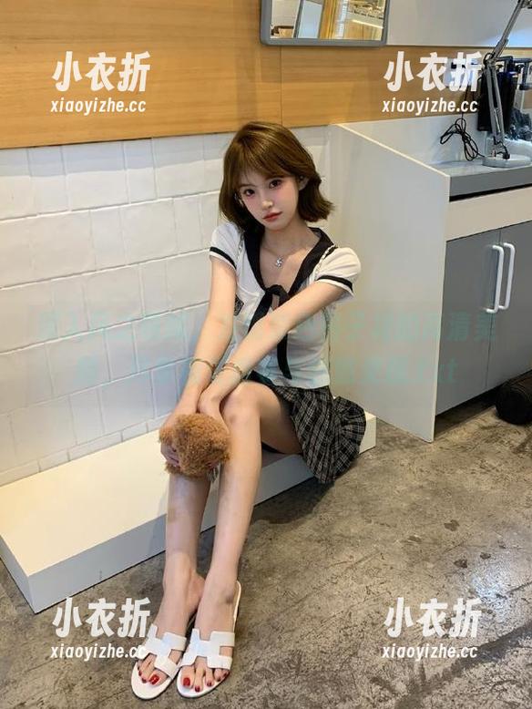 深入风之领域，发现紫色格子裙的高清美图，尽享视觉盛宴与创意灵感.txt
