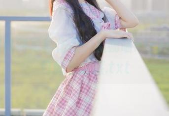 从娃娃机到写真作品：魔物喵nigisa的图包创意之旅.txt