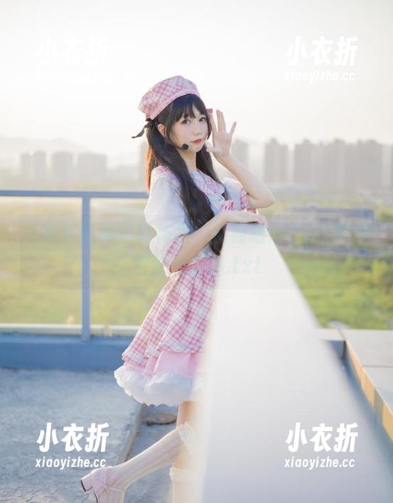 从娃娃机到写真作品：魔物喵nigisa的图包创意之旅.txt
