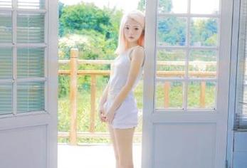 微密圈 – 色彩斑斓的青春瞬间：黎允熙babyQQ飞车主题写真图片合集，尽情享受视像之美.txt